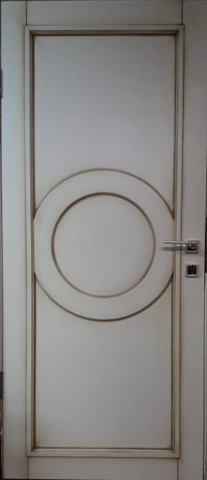 Межкомнатная дверь в профиле массив (эмаль с патиной) Казань